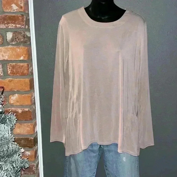 Chelsea28 Ruffle Back Hem Top Sz M - Picture 1 of 8